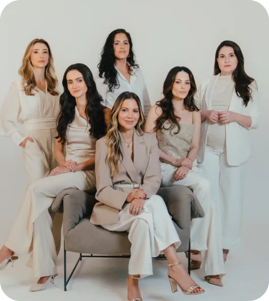 Equipe de profissionais da Clínica Flávia Freitas reunida